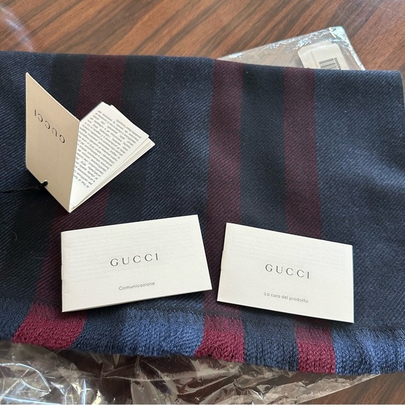 NWT Gucci Scarf with dust bag reg $475 - Picture 8 of 9